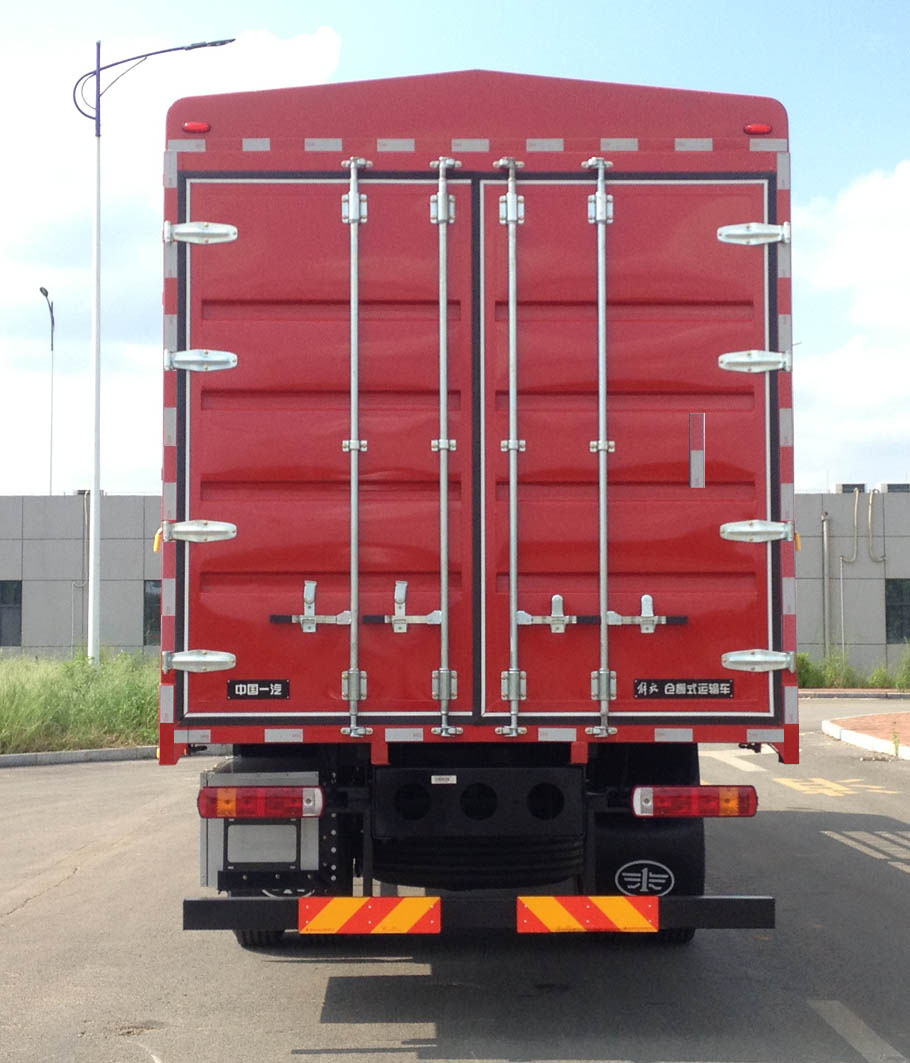 解放牌CA5250CCYP28K8L8T3E6A90倉(cāng)柵式運(yùn)輸車公告圖片