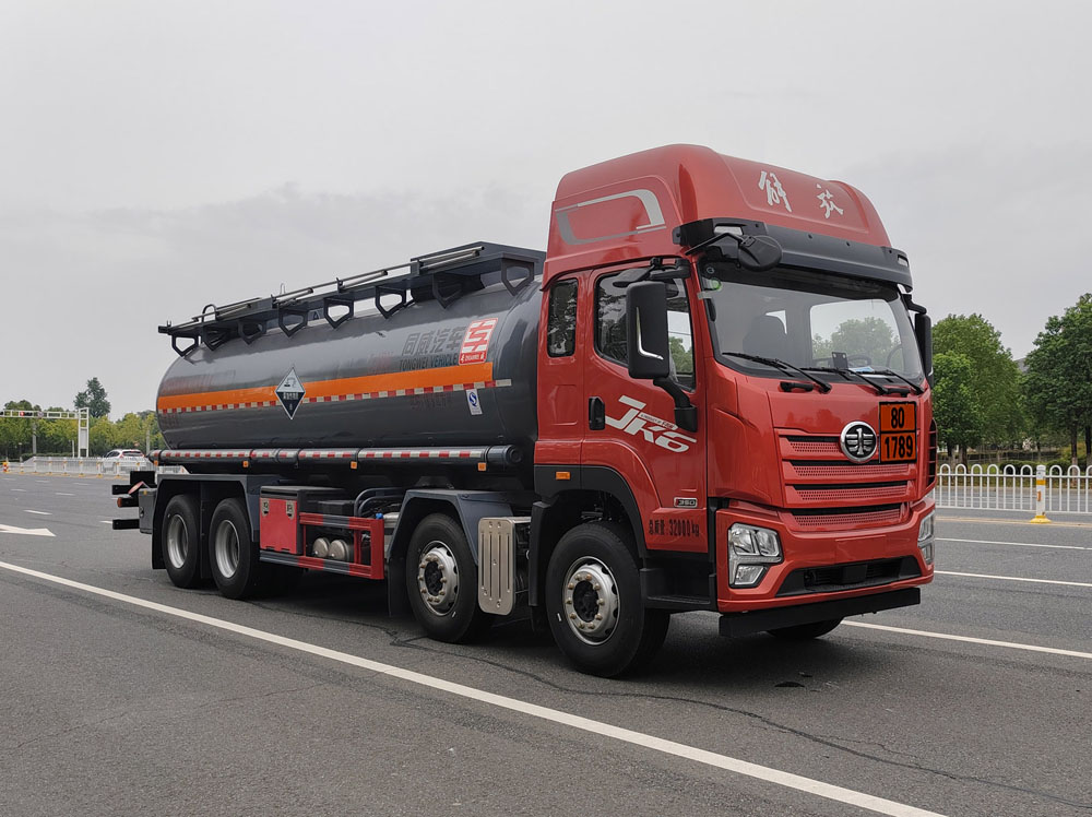 专威牌HTW5325GFWCA6腐蚀性物品罐式运输车