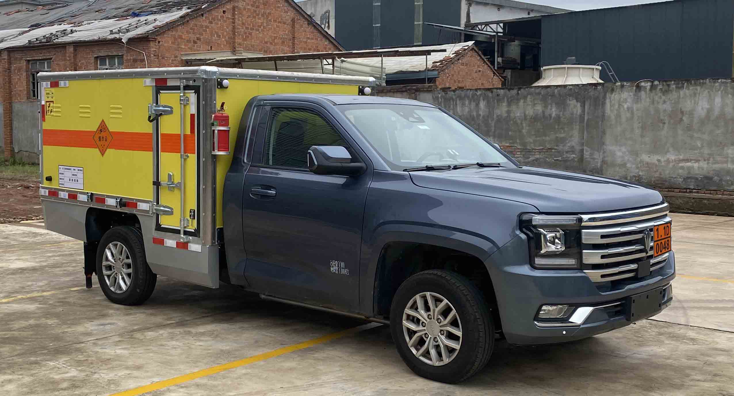 路捷顺牌ULC5033XQYJ6爆破器材运输车