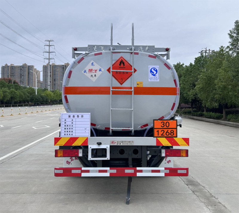 楚飞牌CLQ5189GRY6E易燃液体罐式运输车公告图片