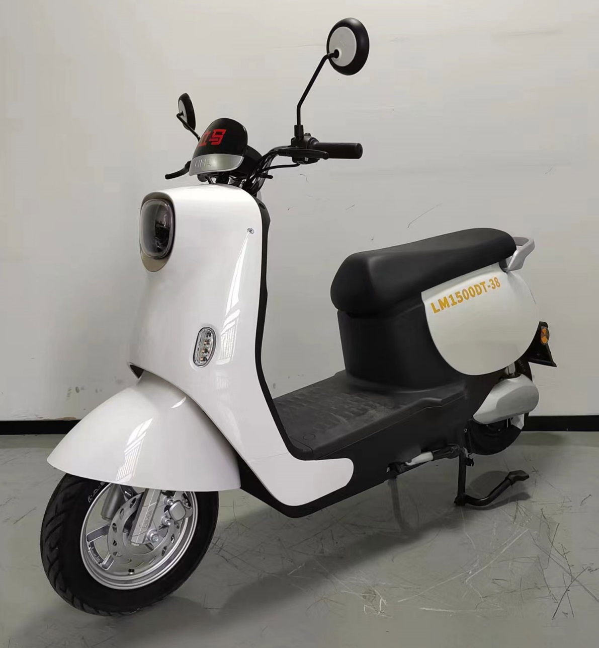 电动两轮摩托车