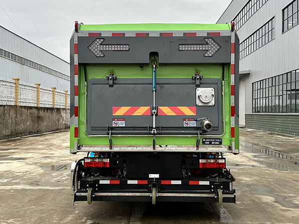 玉驍瓏牌YBH5185TWQE6道路污染清除車公告圖片