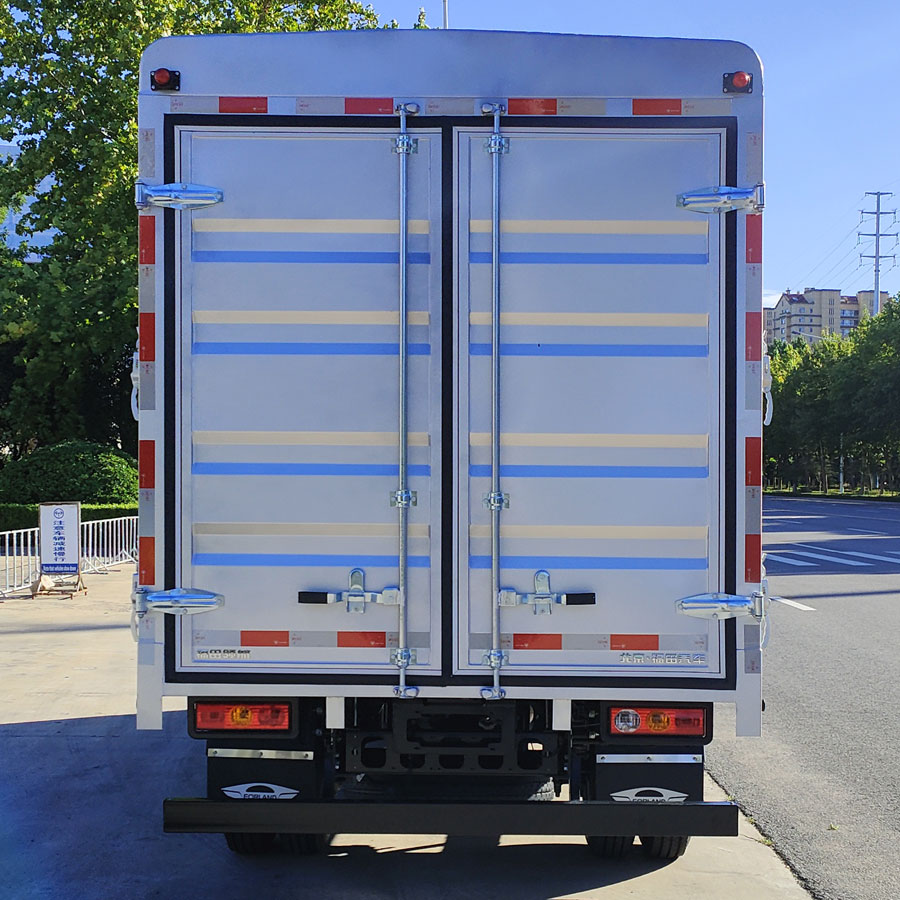 福田牌BJ5045CCY9ABA-58倉柵式運(yùn)輸車公告圖片