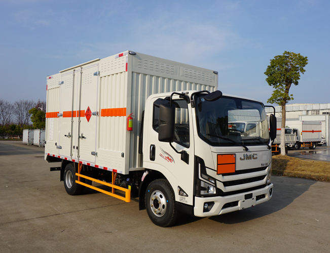 江铃江特牌JMT5092XRQXG26易燃气体厢式运输车