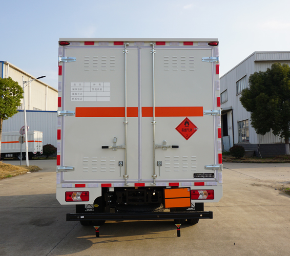 江鈴江特牌JMT5092XRQXG26易燃?xì)怏w廂式運(yùn)輸車公告圖片
