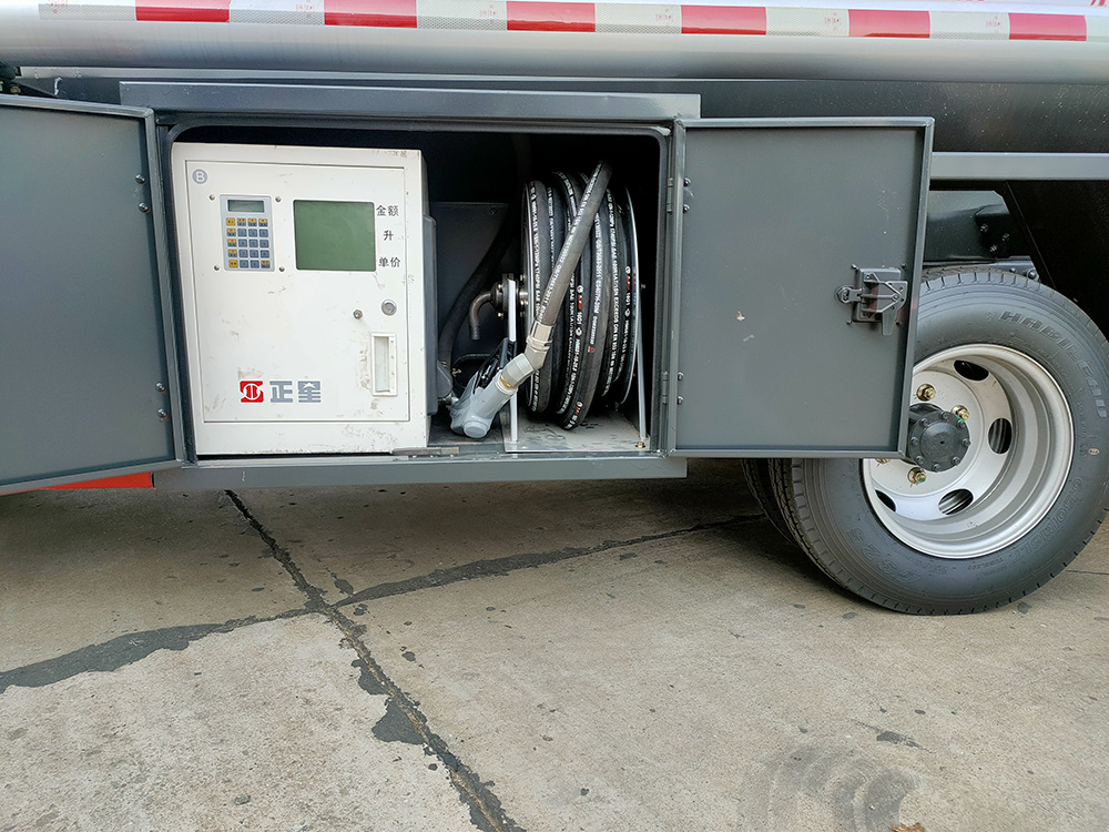 楚飛牌CLQ5046GJY6BQ加油車公告圖片