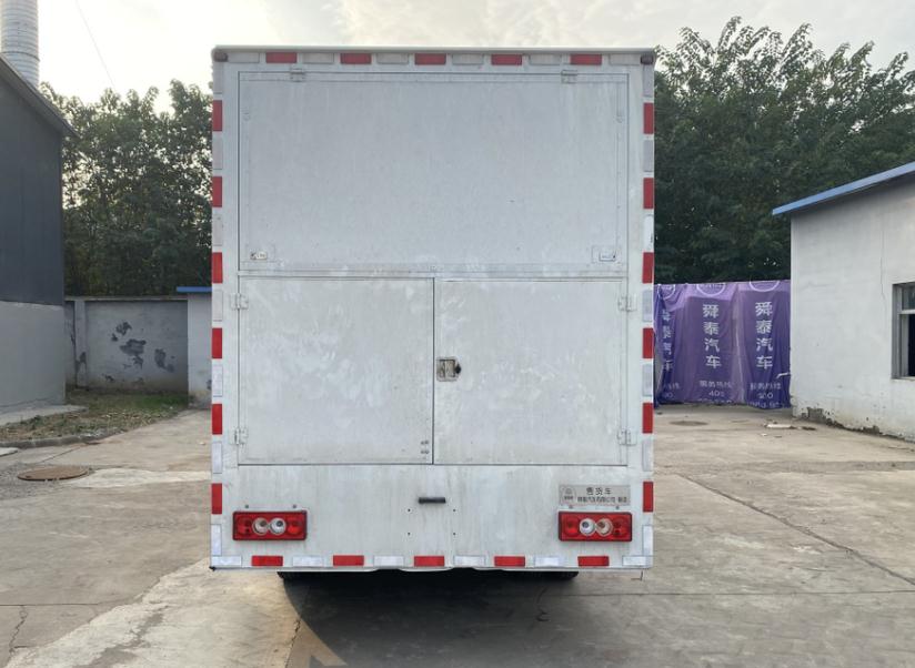 舜泰牌BTQ5046XSHBJJDA售货车公告图片