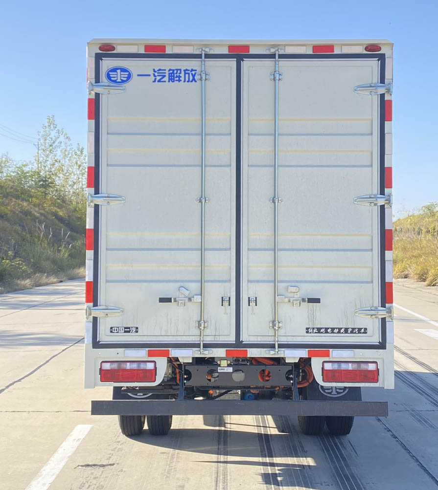 解放牌CA5048XXYP40L2BEVA85純電動(dòng)廂式運(yùn)輸車公告圖片