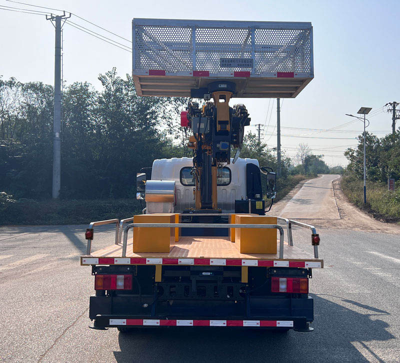 瑞雅晟牌RRR5041XJXYT6抽油機(jī)檢修車公告圖片