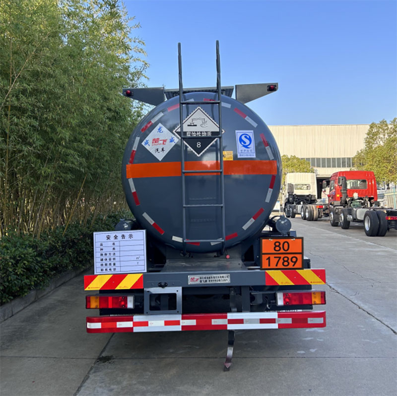 楚飛牌CLQ5260GFW6E腐蝕性物品罐式運(yùn)輸車公告圖片