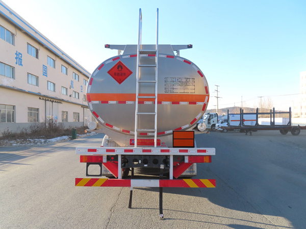 陸平機(jī)器牌LPC5323GYYD6鋁合金運(yùn)油車公告圖片