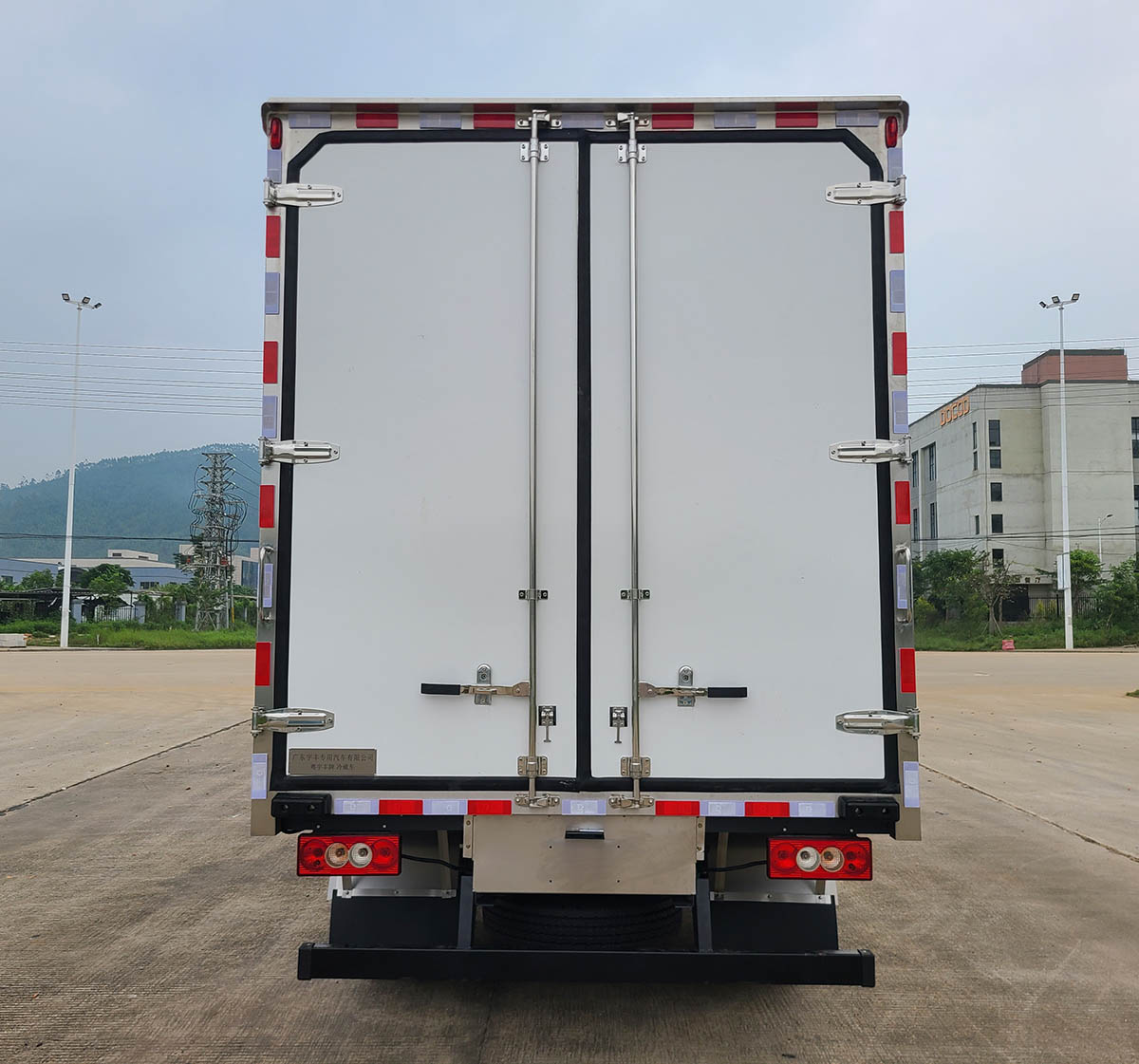 粵宇豐牌GEF5043XLCBJ6冷藏車公告圖片