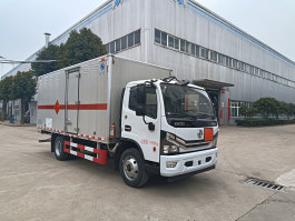 爆破器材运输车