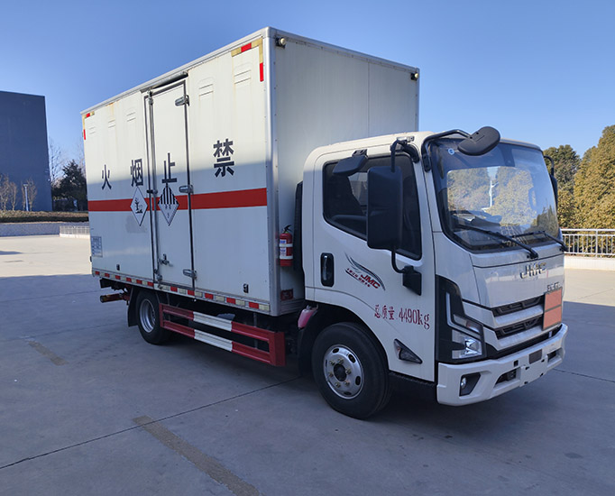 程力牌CL5049XZW6BXW杂项危险物品厢式运输车