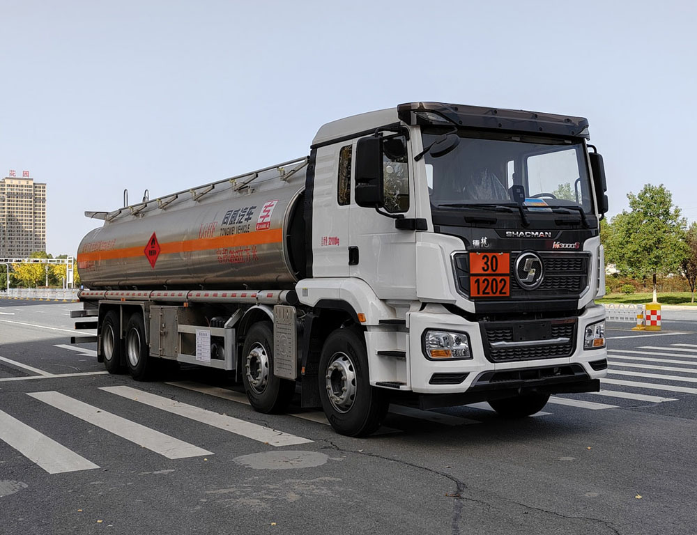 专威牌HTW5320GYYLS6C铝合金运油车