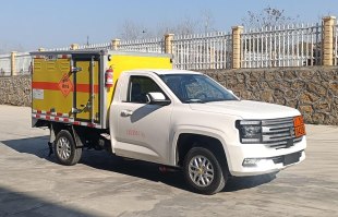 爆破器材运输车