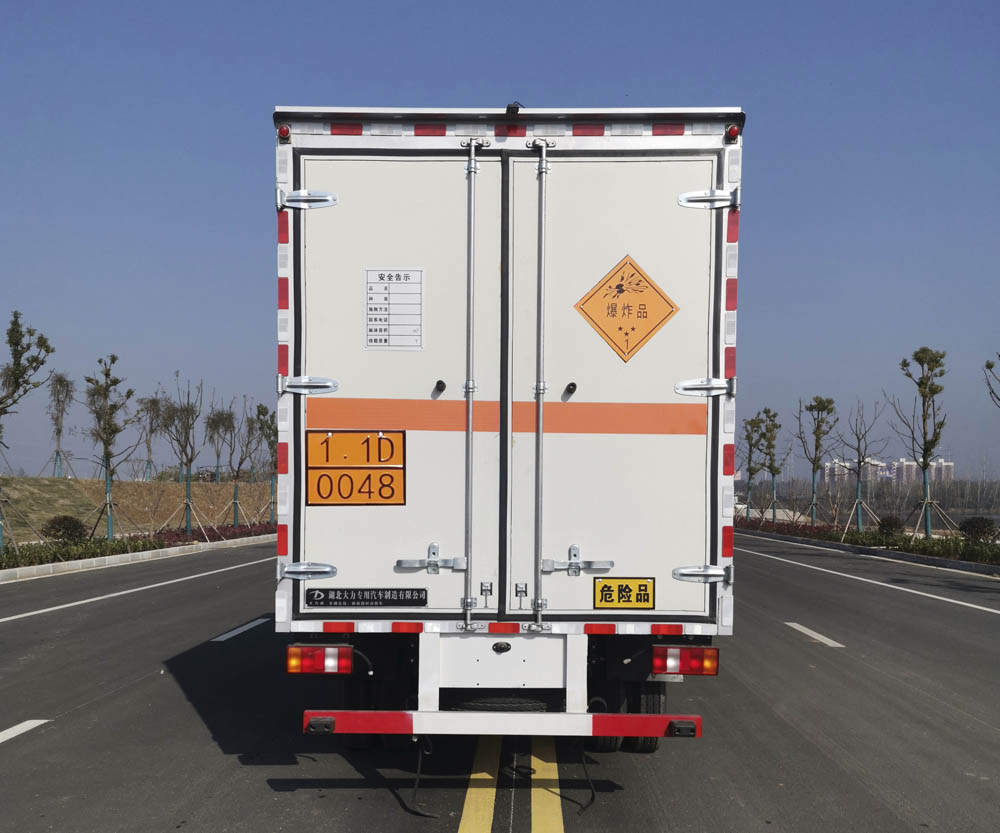 大力牌DLQ5047XQYZZ6爆破器材運(yùn)輸車公告圖片