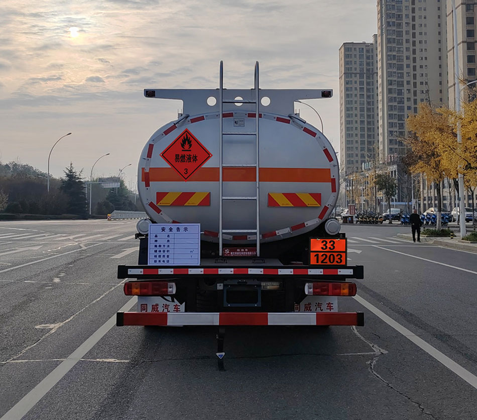 專威牌HTW5266GYYZKQ6運油車公告圖片