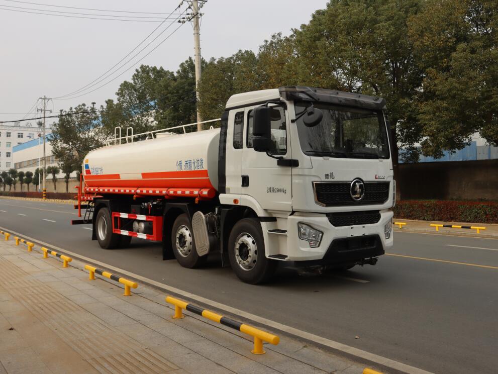 中汽力威牌HLW5251GPSSX6绿化喷洒车