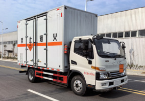 爆破器材运输车