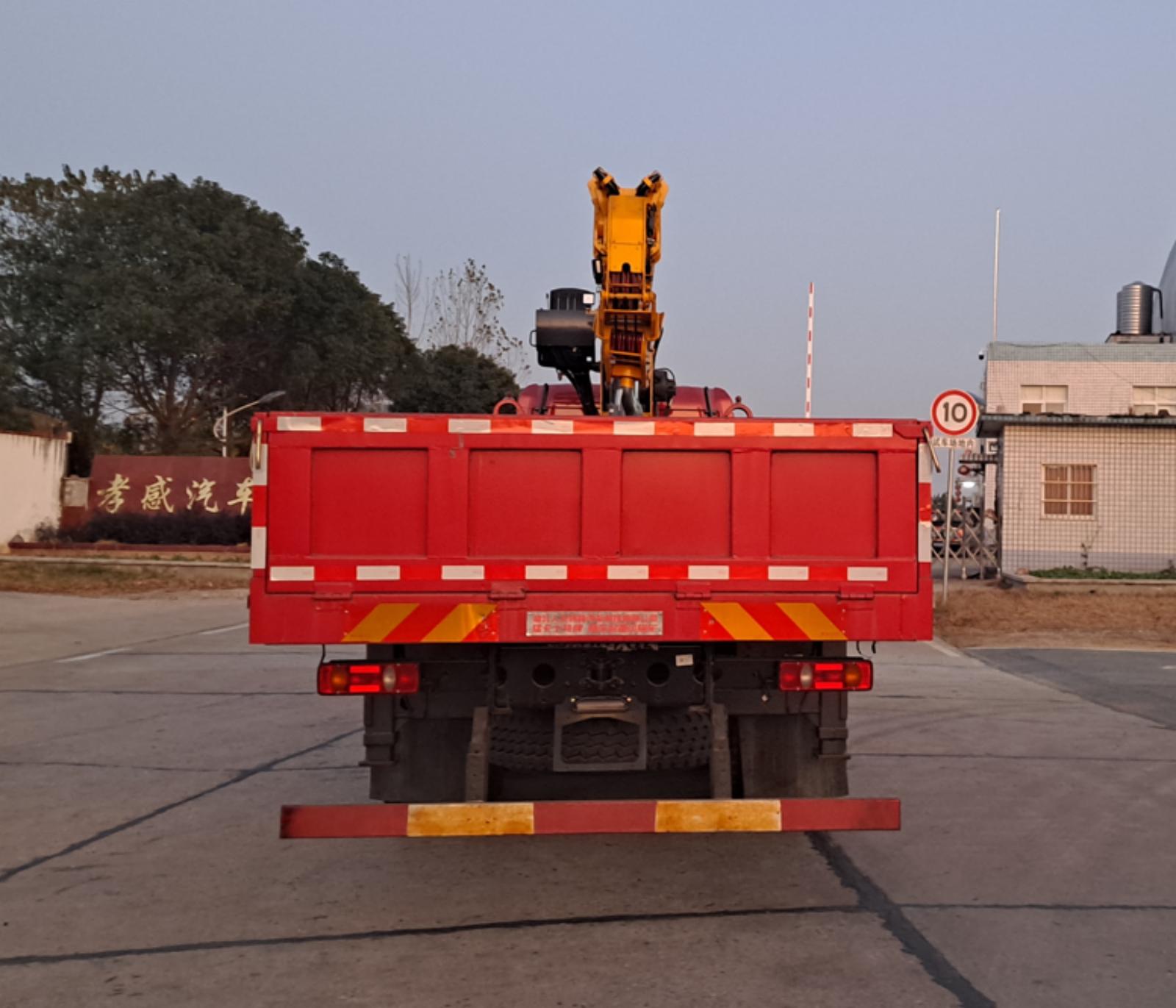 猛卡士特牌XCL5253JSQ6隨車起重運輸車公告圖片