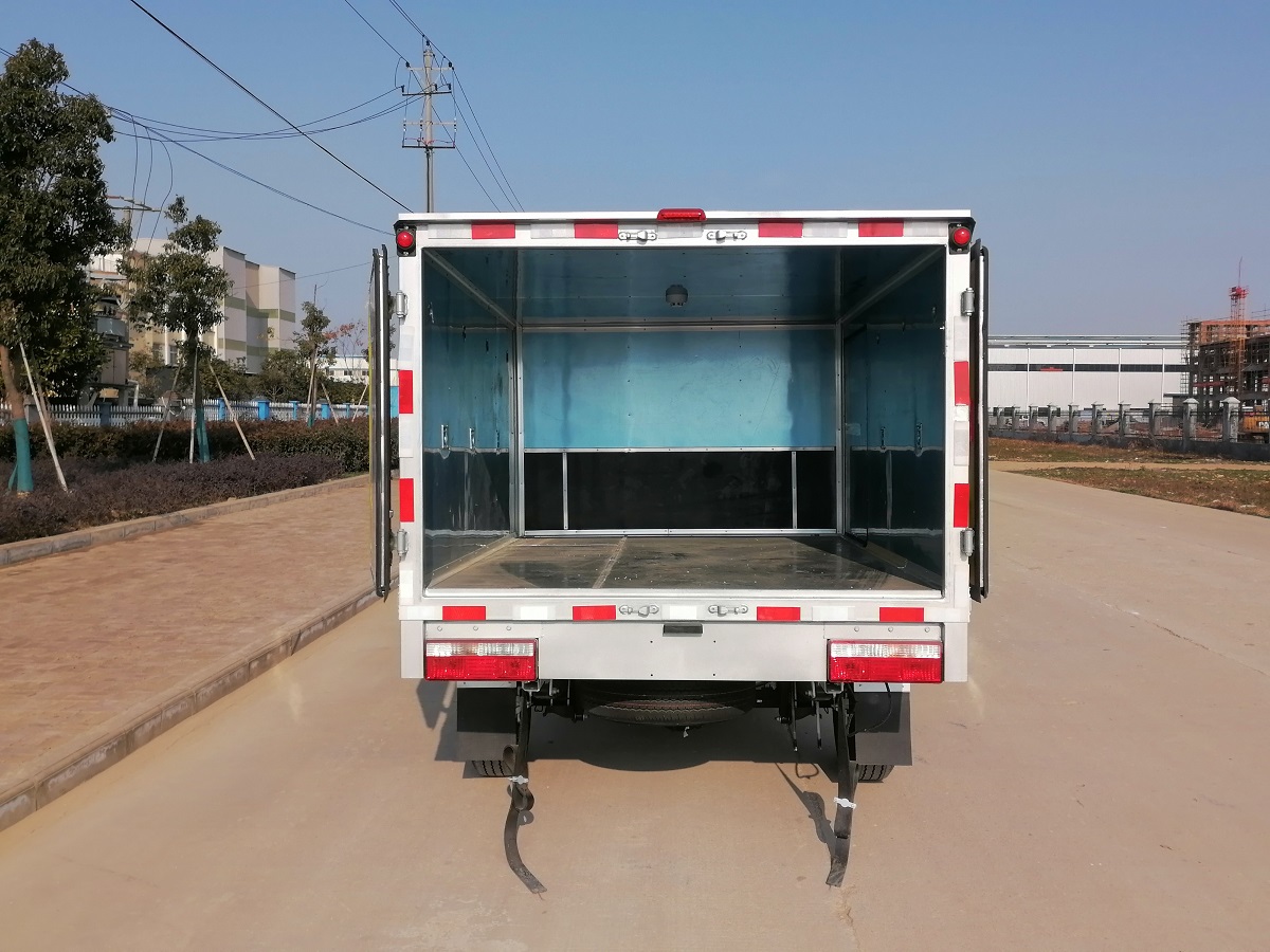 順風(fēng)智造牌SFZ5030XQYSH6爆破器材運輸車公告圖片