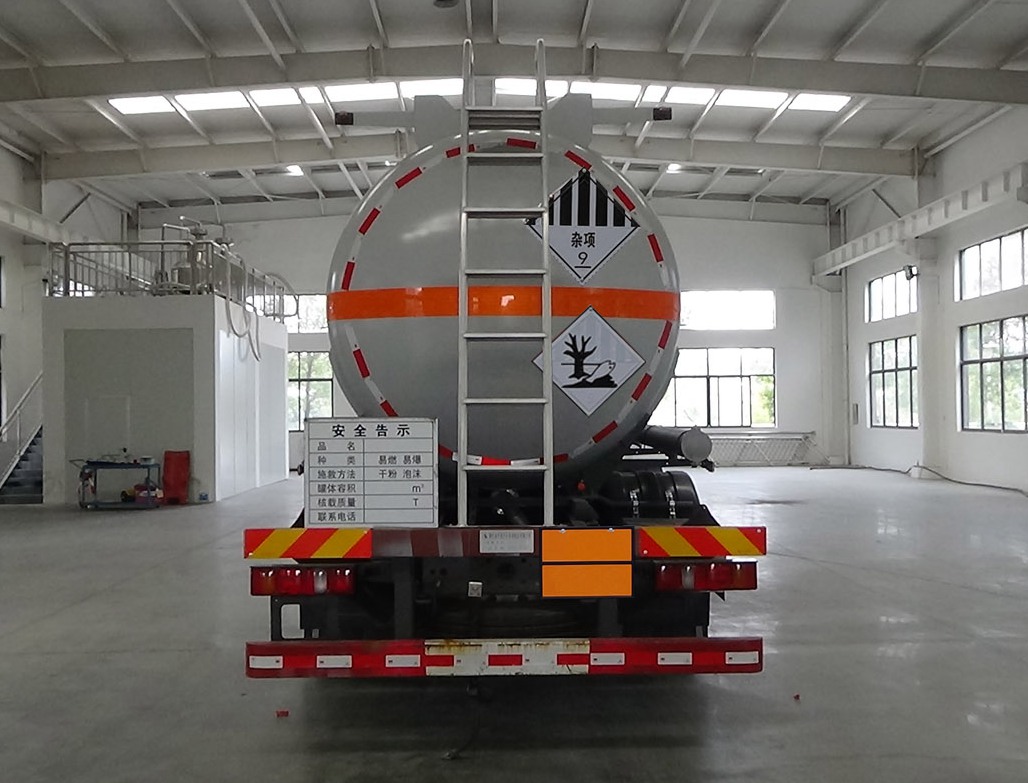 齊星牌QXC5326GZWZ6雜項(xiàng)危險(xiǎn)物品罐式運(yùn)輸車公告圖片