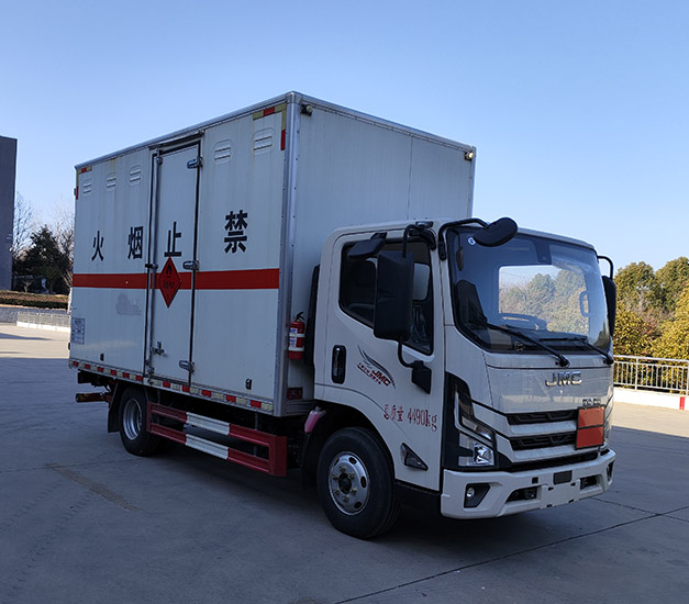 程力牌CL5049XRY6BXW易燃液体厢式运输车