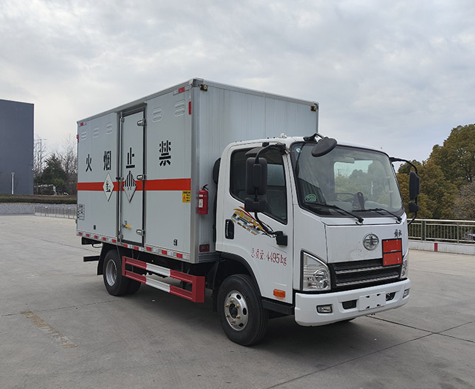 程力牌CL5043XZW6BXW杂项危险物品厢式运输车