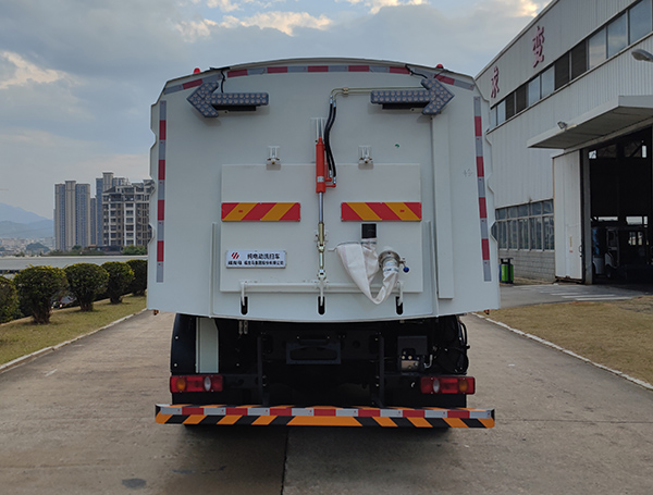 福龍馬牌FLM5187TXSDFBEV純電動洗掃車公告圖片