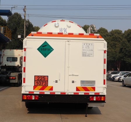 低温液体运输车图片
