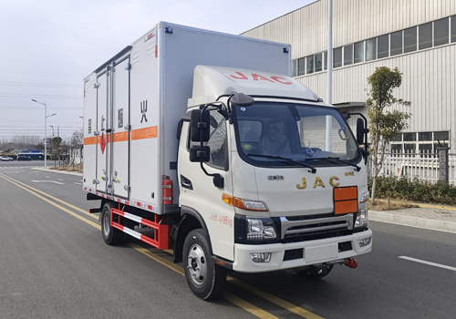 汇力威牌VVV5045XRQHFC6易燃气体厢式运输车