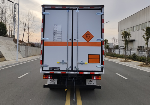 匯力威牌VVV5047XQYZZ6爆破器材運輸車公告圖片