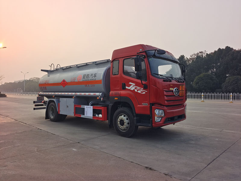 楚胜牌CSC5180GYYCA6运油车