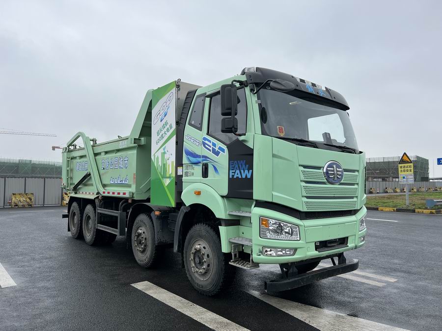 解放牌 571马力 前四后八 纯电动自卸汽车(CA3310P66L4T4BEVA6)