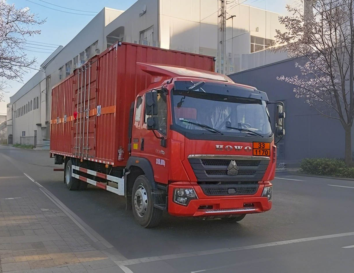 WXQ5188XRYZ6型易燃液体厢式运输车图片