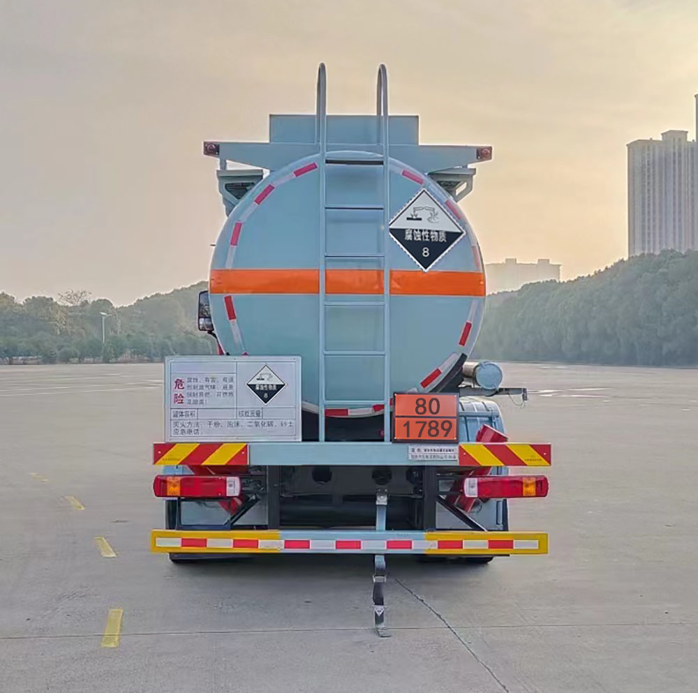 楚勝牌CSC5320GFWCA6CY腐蝕性物品罐式運(yùn)輸車公告圖片