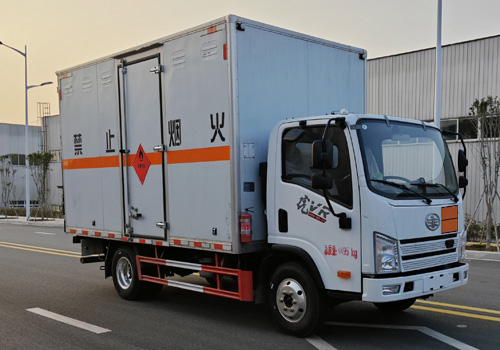 汇力威牌VVV5042XRQCA6易燃气体厢式运输车