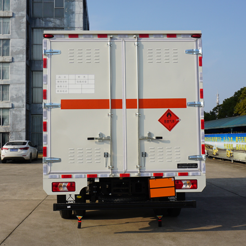 江鈴江特牌JMT5047XRQXG26易燃?xì)怏w廂式運(yùn)輸車(chē)公告圖片