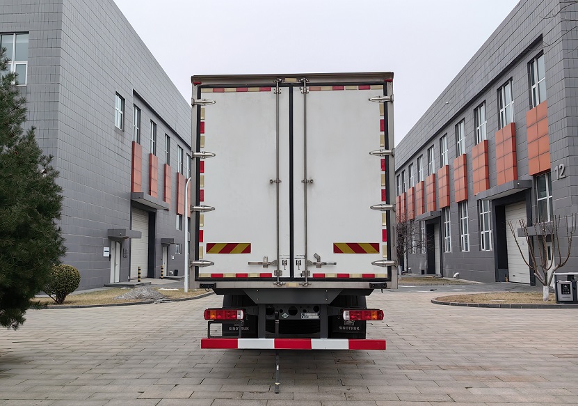 豪沃牌ZZ5257XLCN56CGF1L冷藏車公告圖片