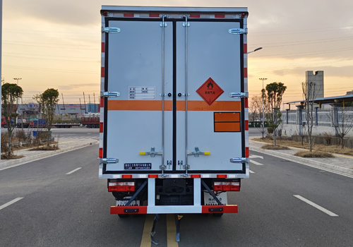 匯力威牌VVV5040XRQEQ6易燃?xì)怏w廂式運輸車公告圖片