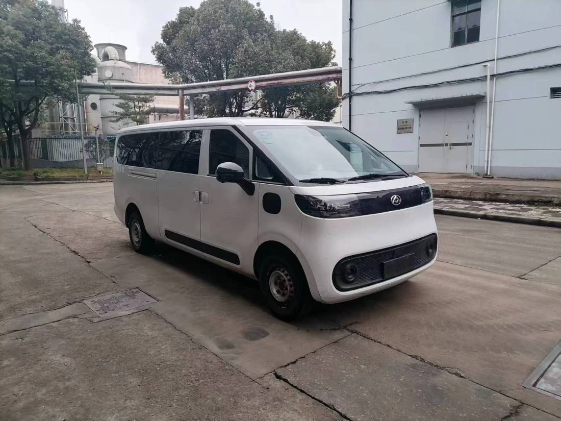 大通牌5.3米9座纯电动多用途乘用车(SH6520U1BEV-J64)