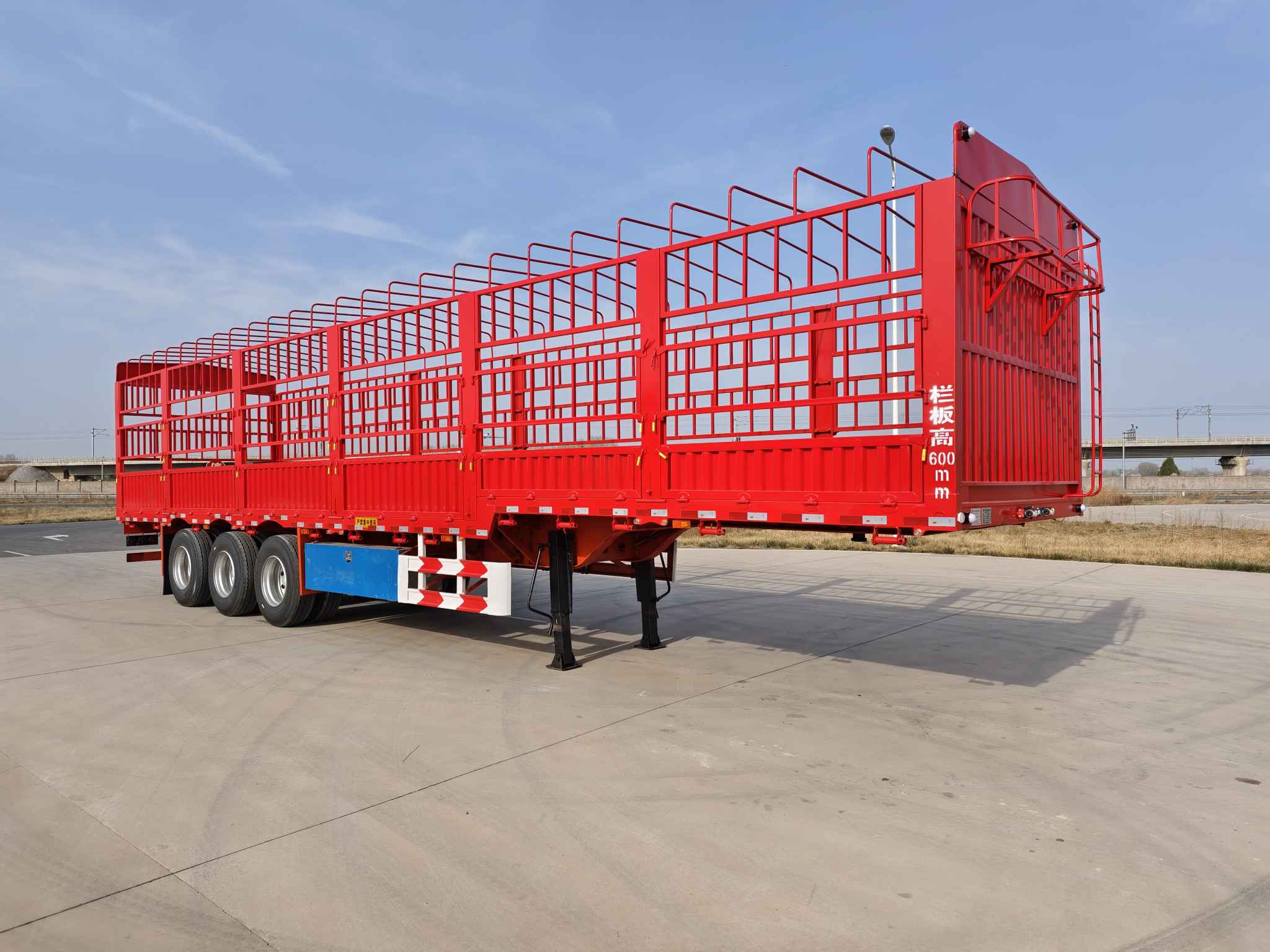 兰田牌13米34.3吨3轴仓栅式运输半挂车(JLT9403CCY)
