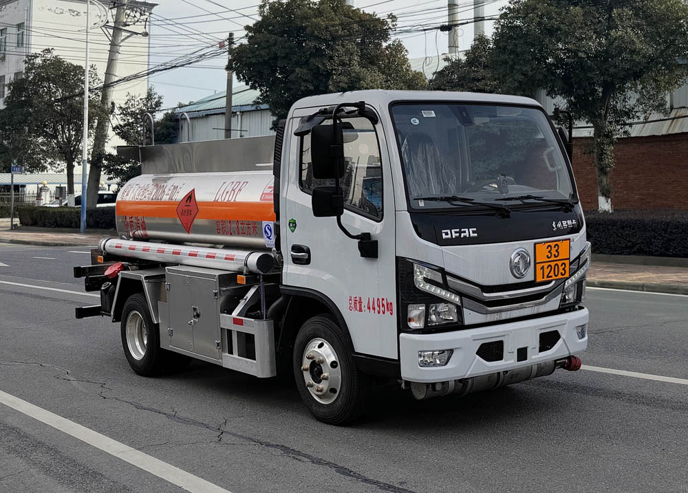专威牌HTW5040GJYEQ6加油车