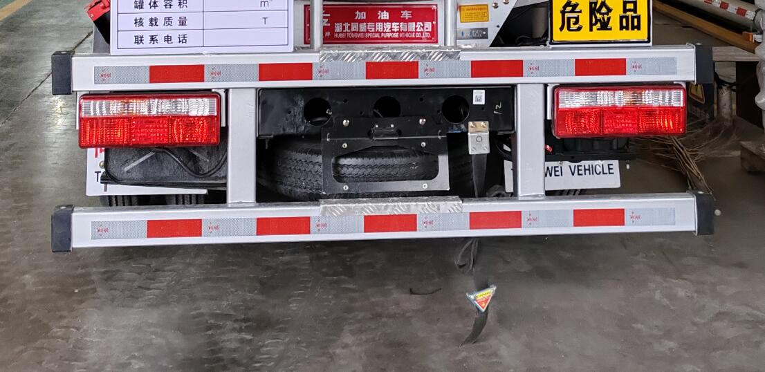 專威牌HTW5040GJYEQ6加油車公告圖片