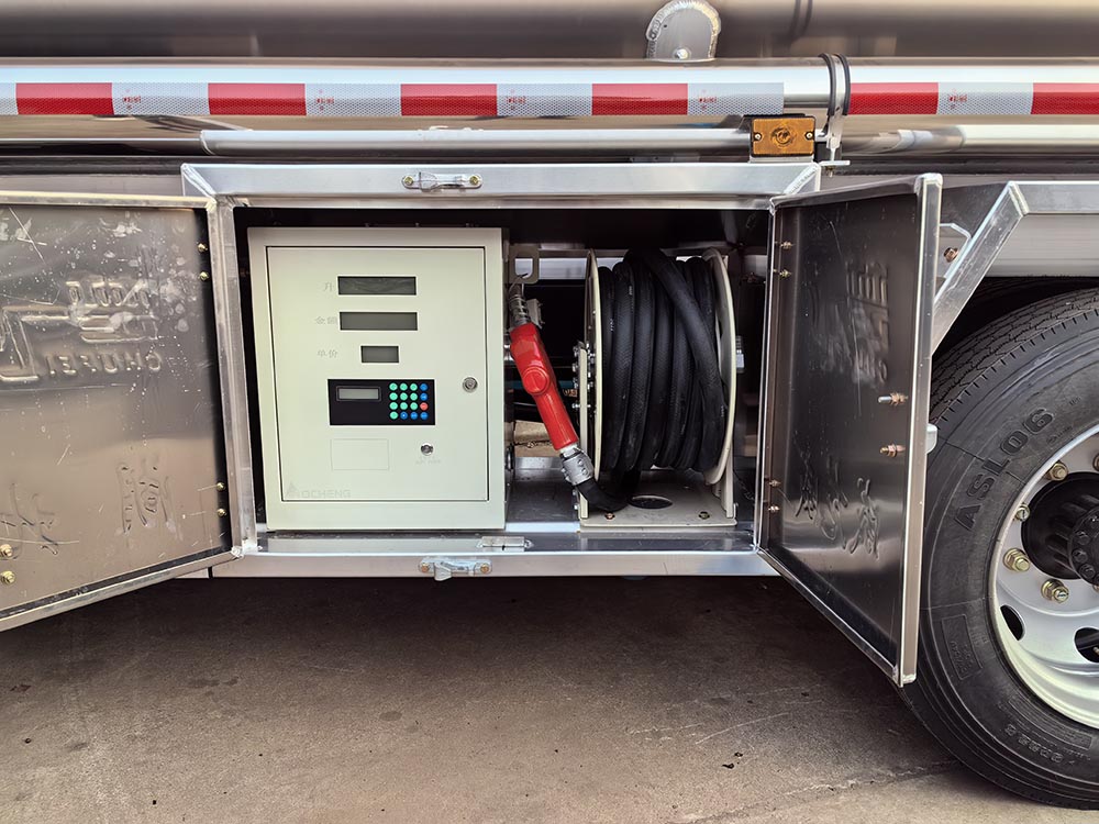 楚飛牌CLQ5125GJY6EA加油車公告圖片