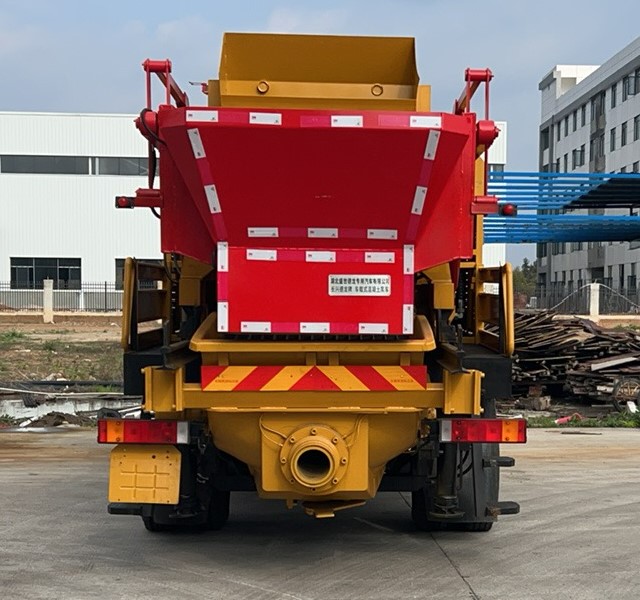 長(zhǎng)興德龍牌ZZZ5140THBEQ6車載式混凝土泵車公告圖片