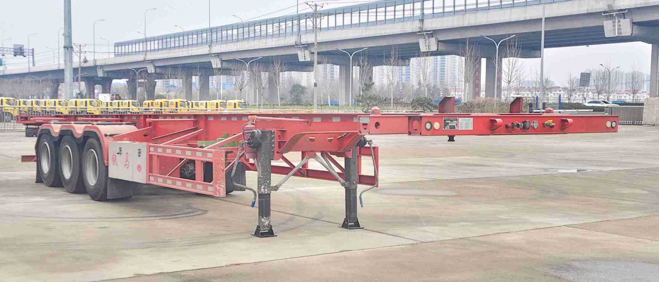大翔牌13米35.3吨3轴危险品罐箱骨架运输半挂车(STM9406TWY)