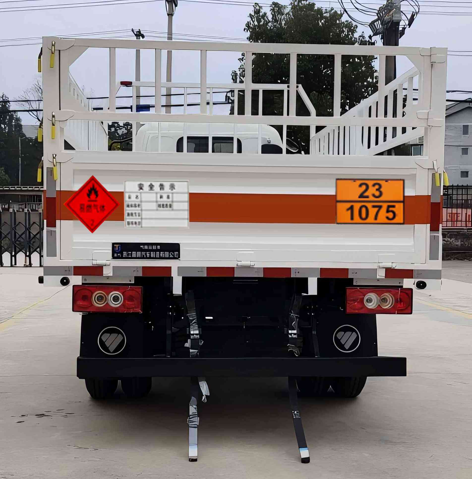 嘉汽牌JTQ5040TQPB6氣瓶運輸車公告圖片