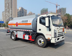 加油车